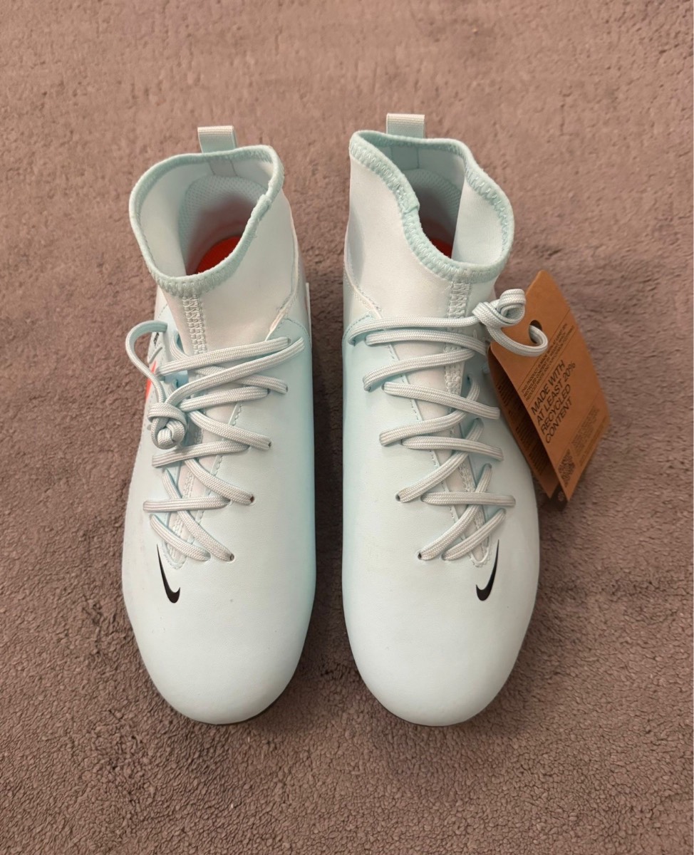 Nike Phantom Lunar II Academy Football Boots
