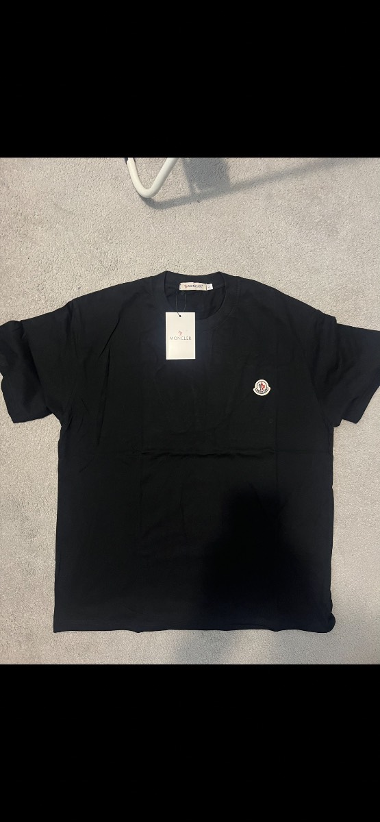 Black tshirt large