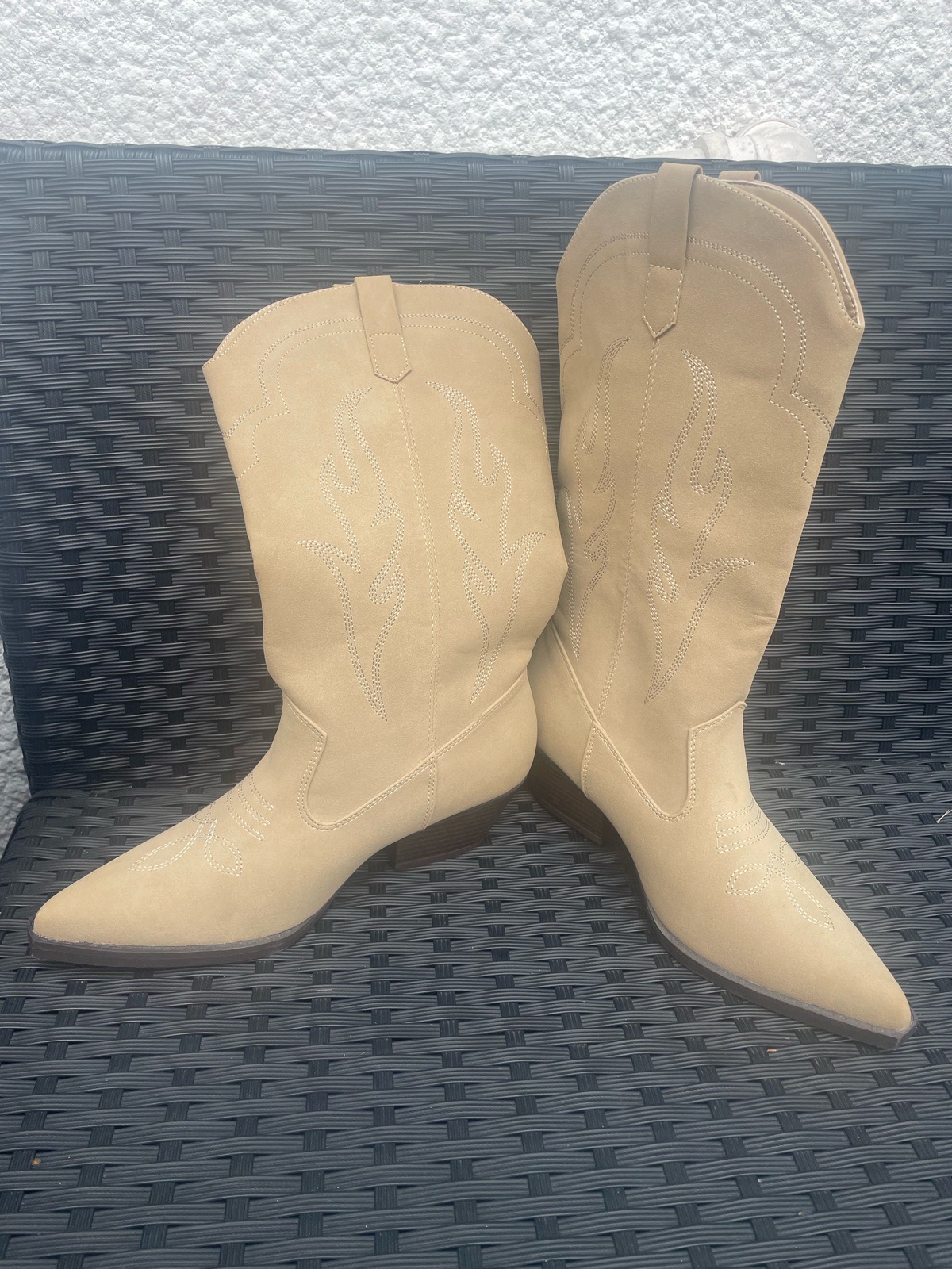 Size 6 beige cowboy boots