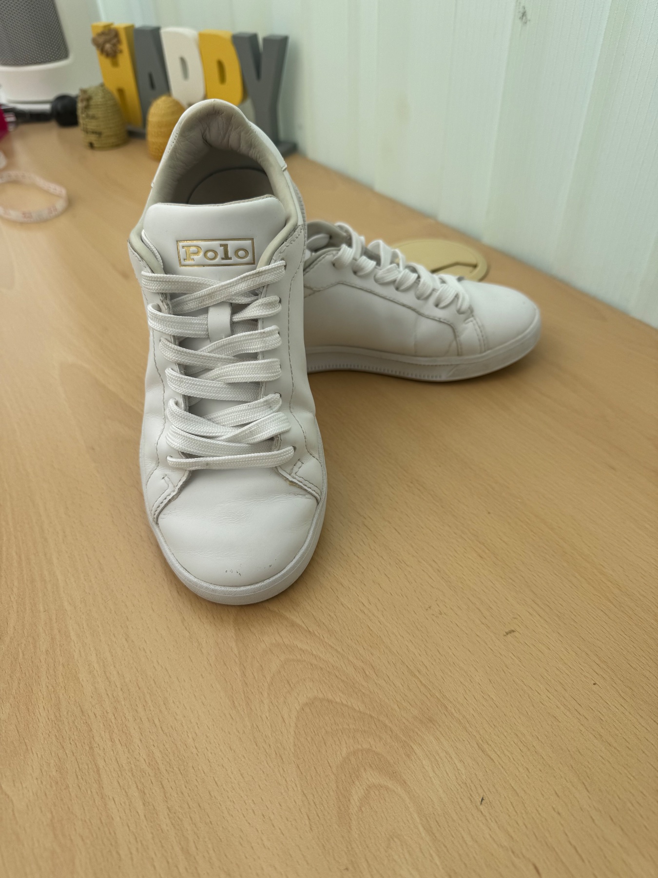 Leather shoes