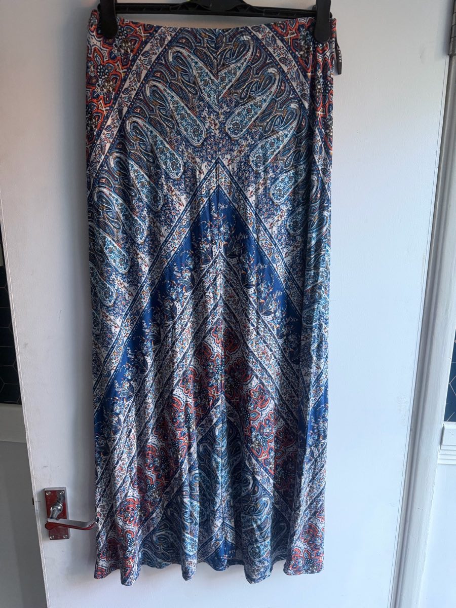 Roman long skirt, patterned size 12