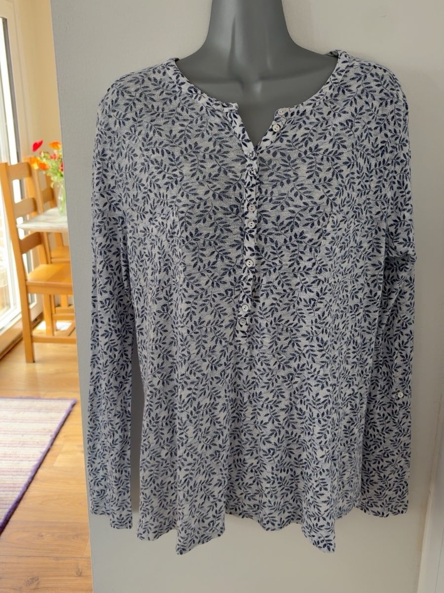 White Stuff 100% Linen Blue & White Leaf Print Top Size 10 Roll Sleeve Blouse