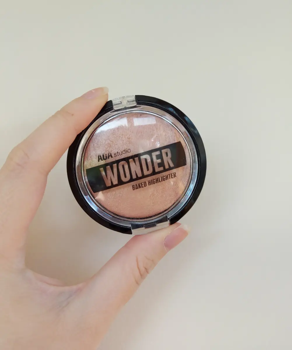 AOA studios baked highlighter shade cupcake