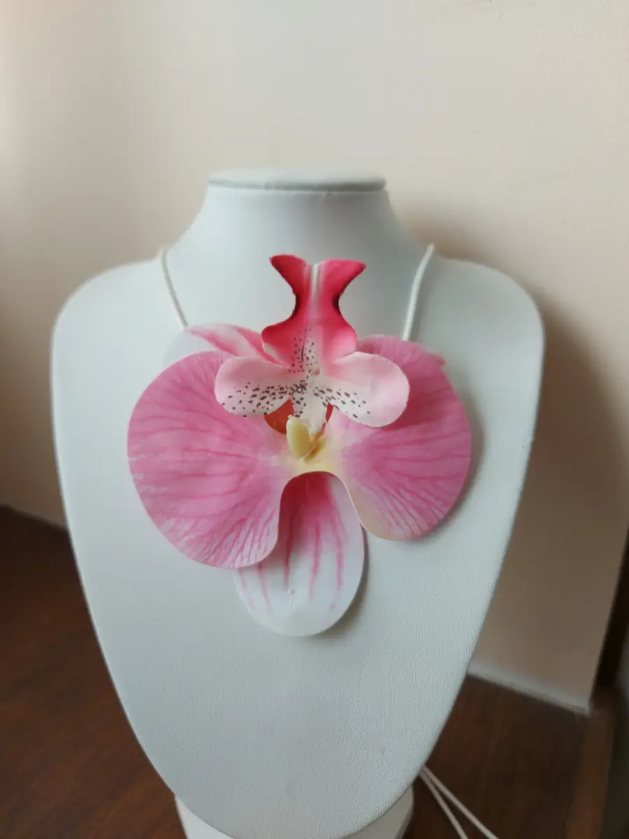 Pink oversized fabric flower adjustable necklace