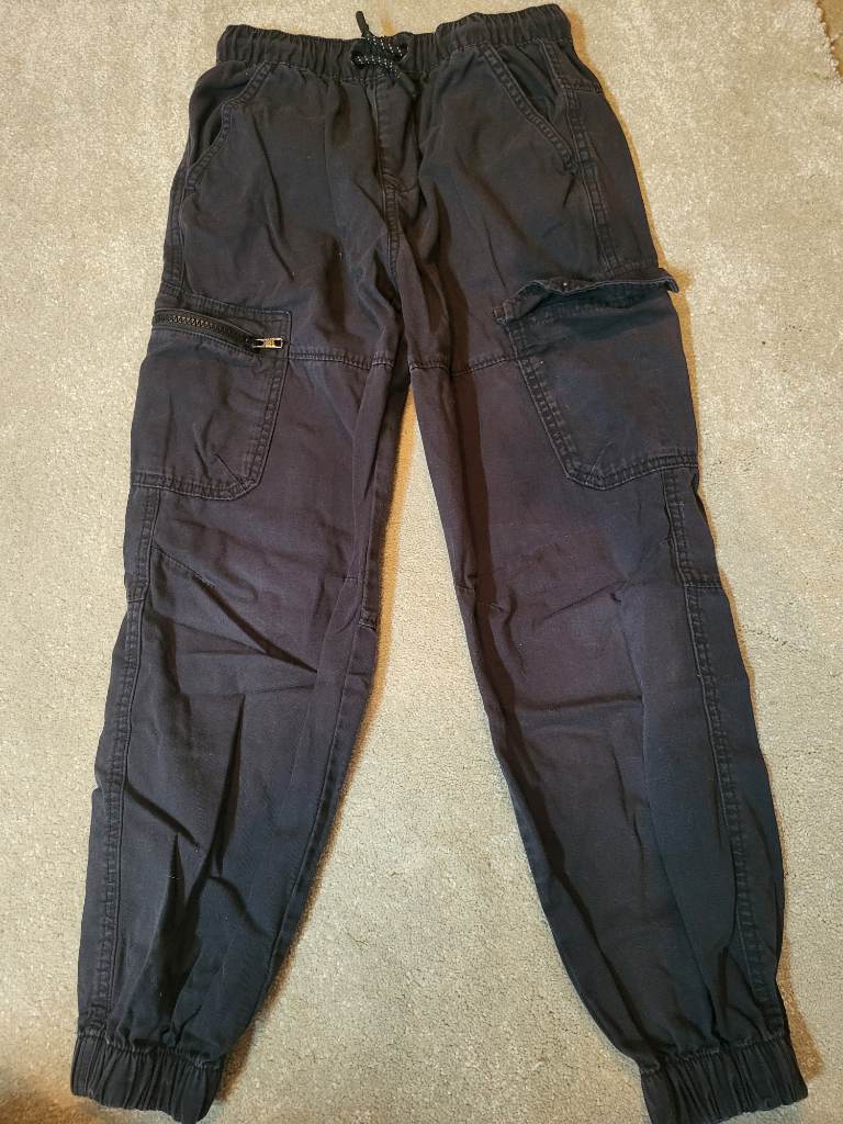 Boya age 9/10 black cargo trousers from george asda