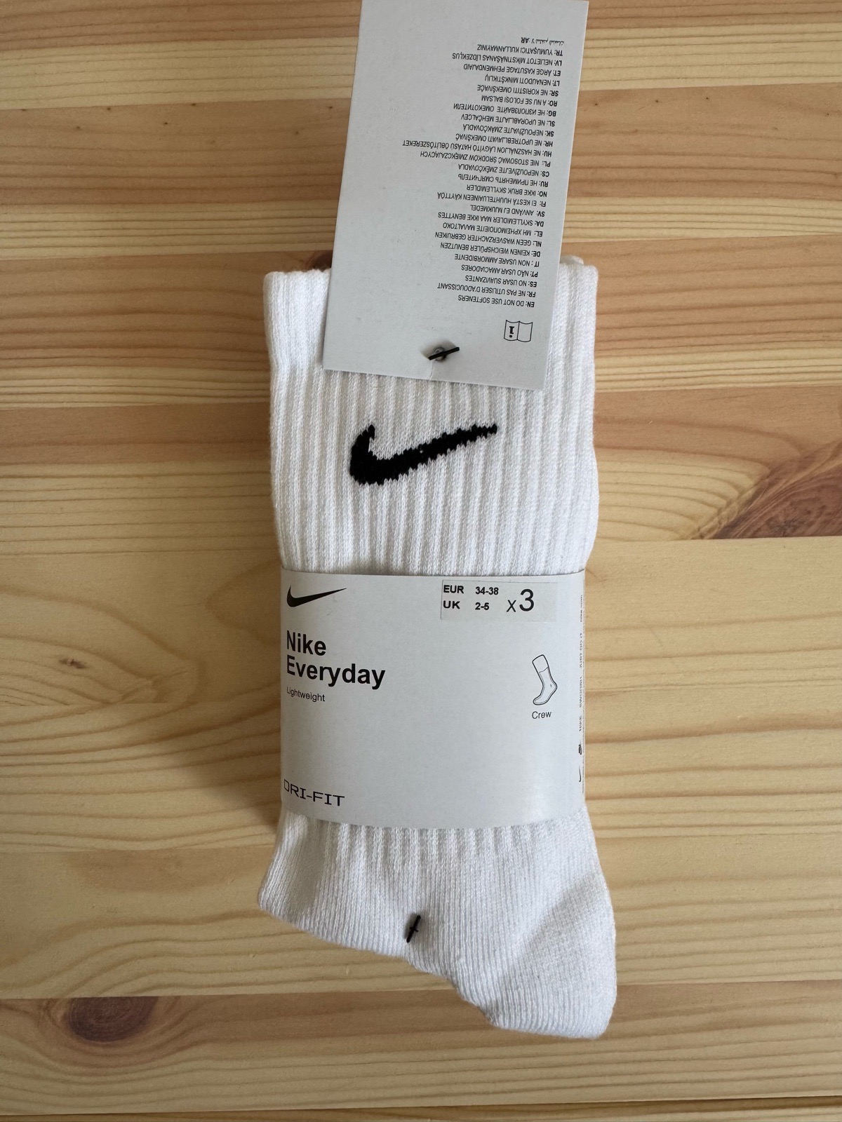 Small white Nike crew socks 3pairs