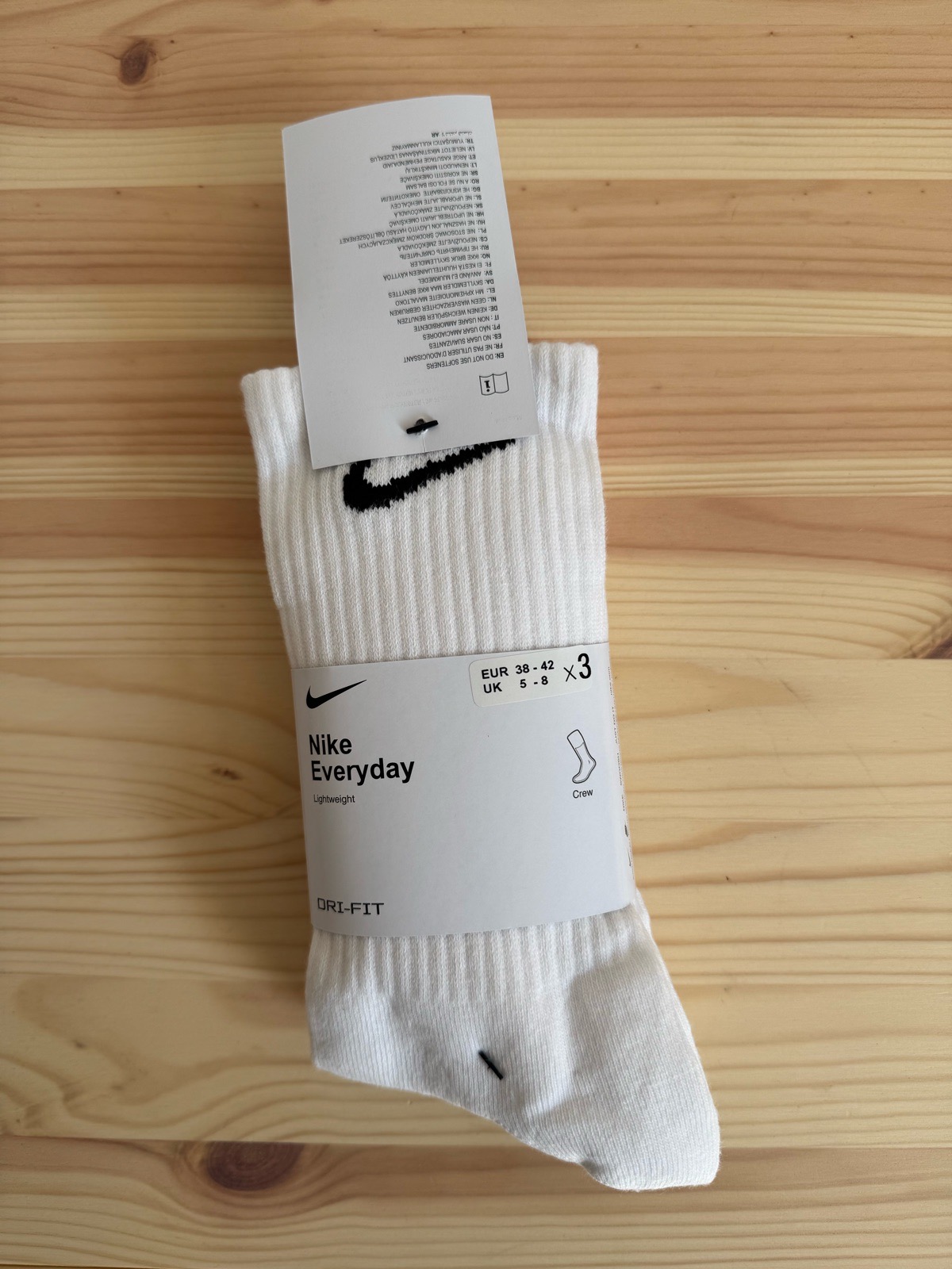 white Nike crew socks 3pairs