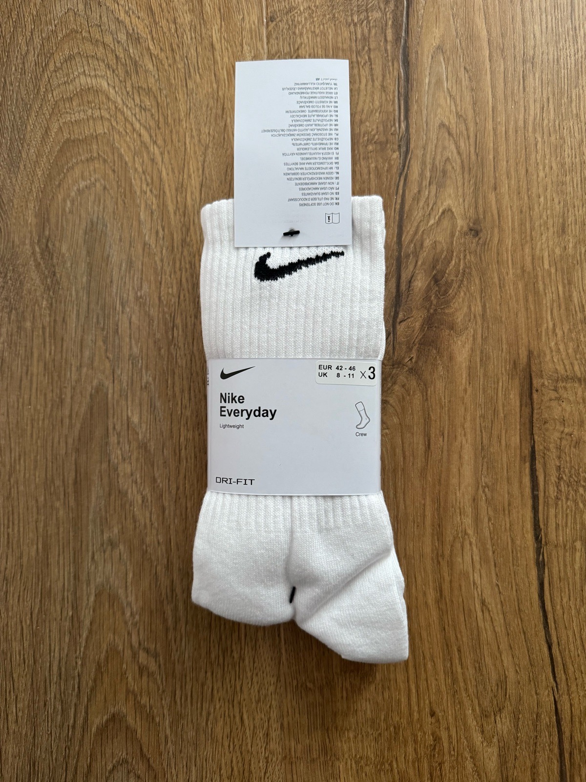 Large white Nike crew socks 3pairs