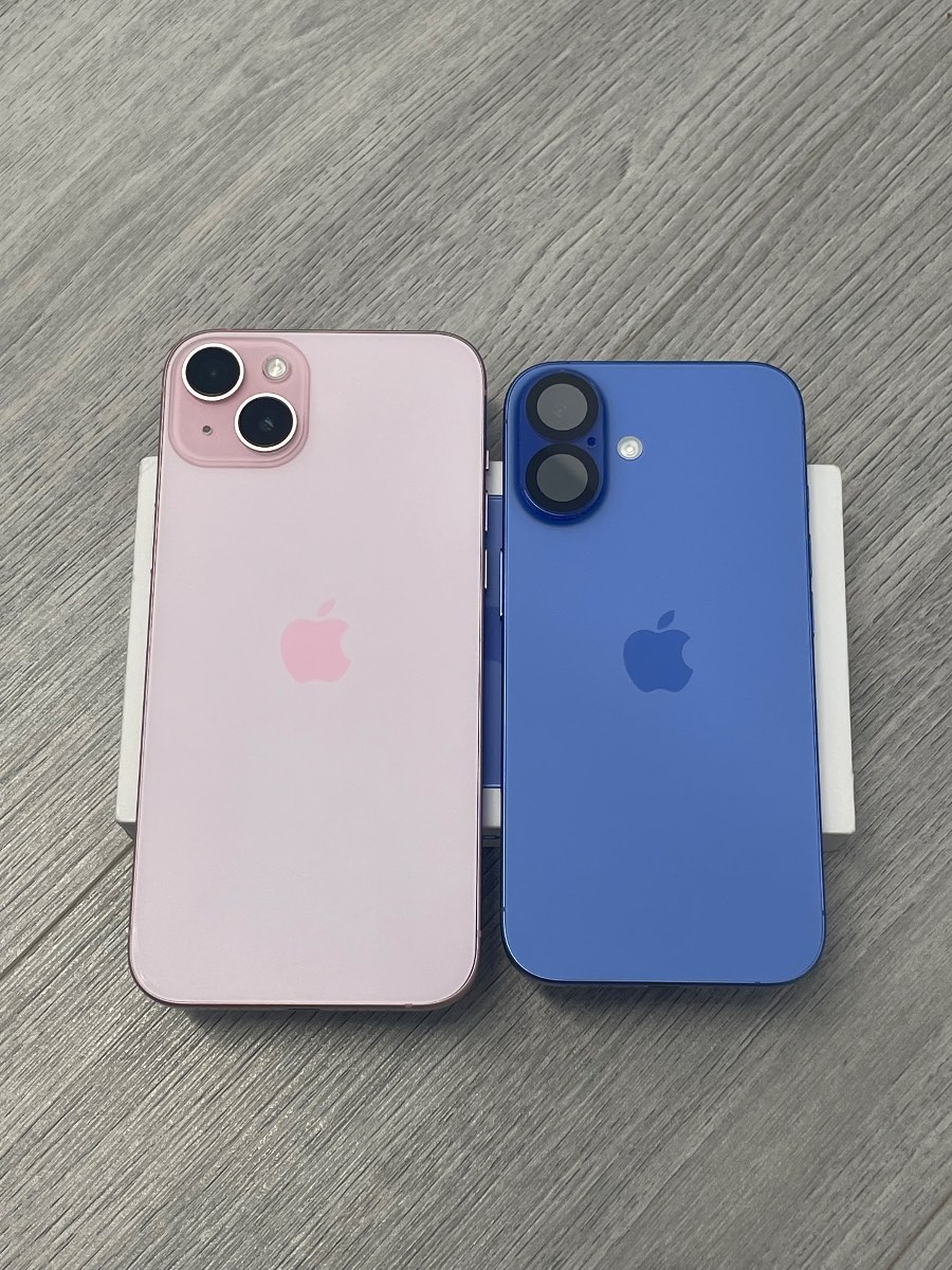 iPhone 16 Blue 128gb and IPhone 15 Plus 128gb
