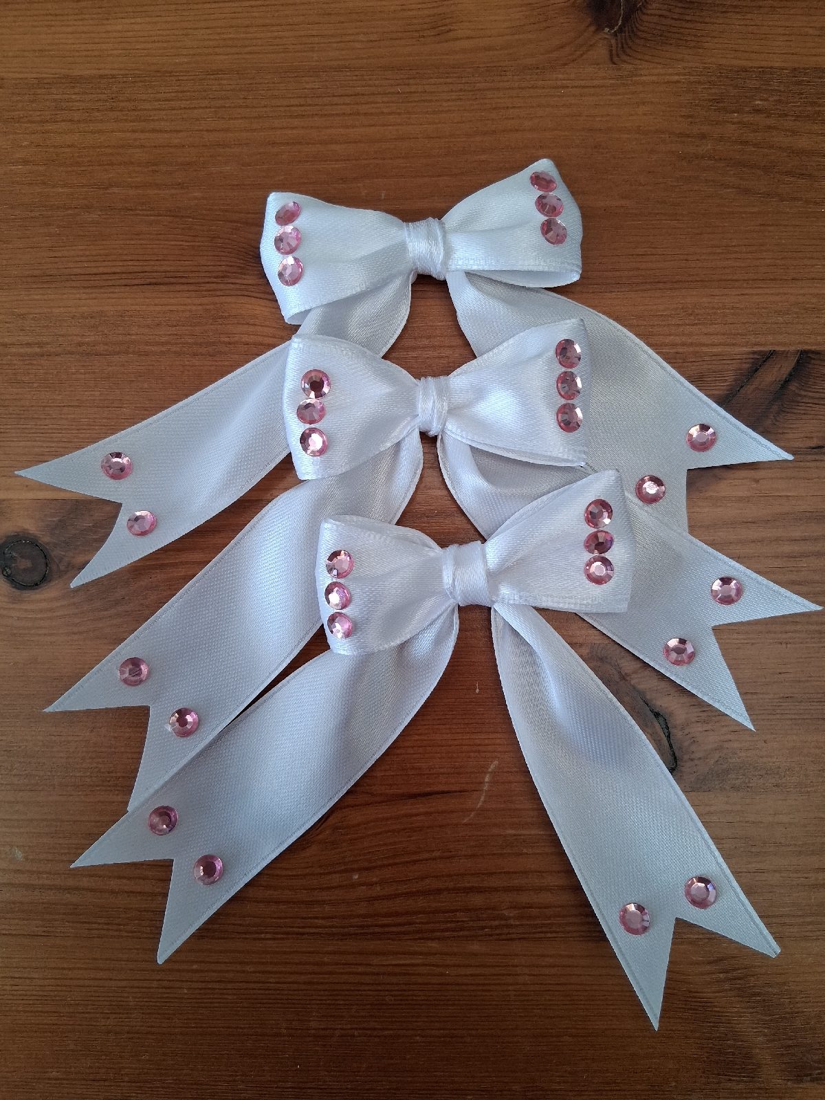 6 white satin bows