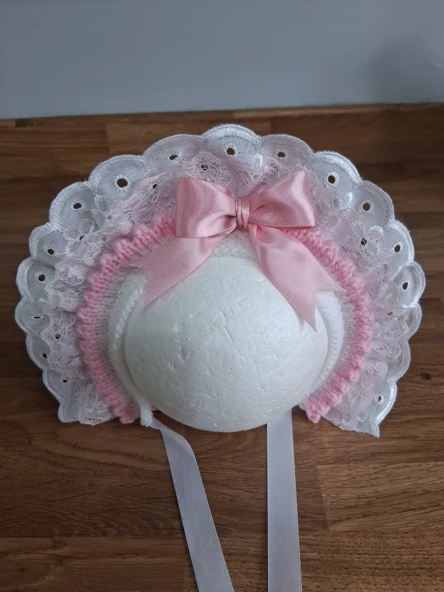Baby girls bonnet size 3-6months