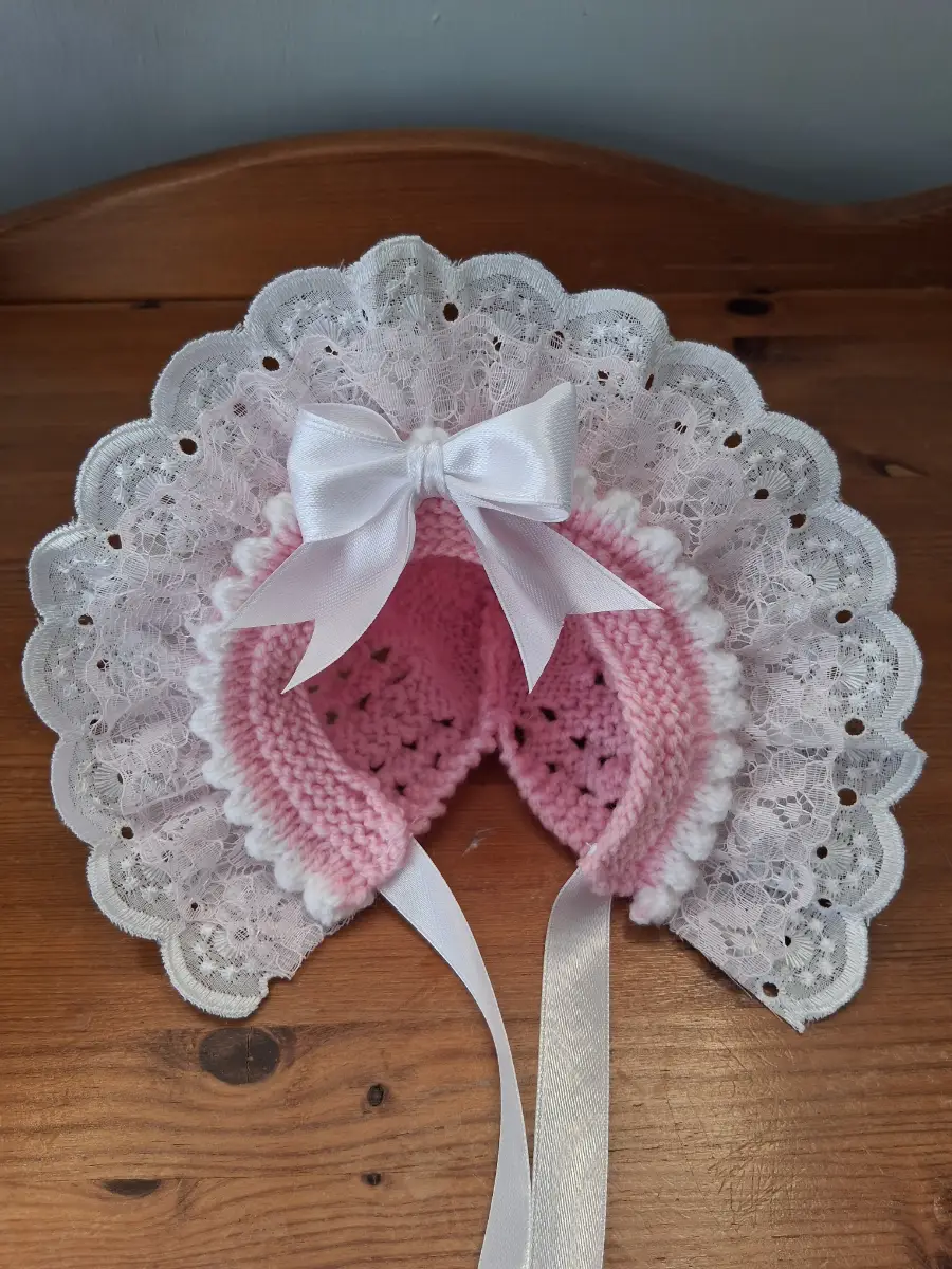 Prem baby girls hat/bonnet