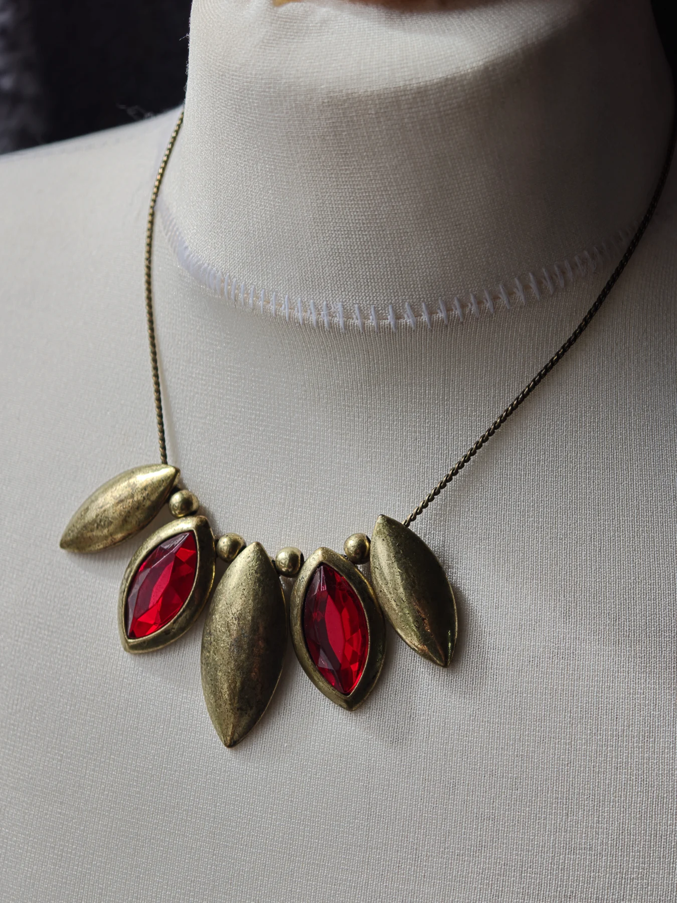 Vintage Avon Brass Red Bib Necklace Art Deco Leaf Statement Costume Jewelry Retro Goth Grunge Boho