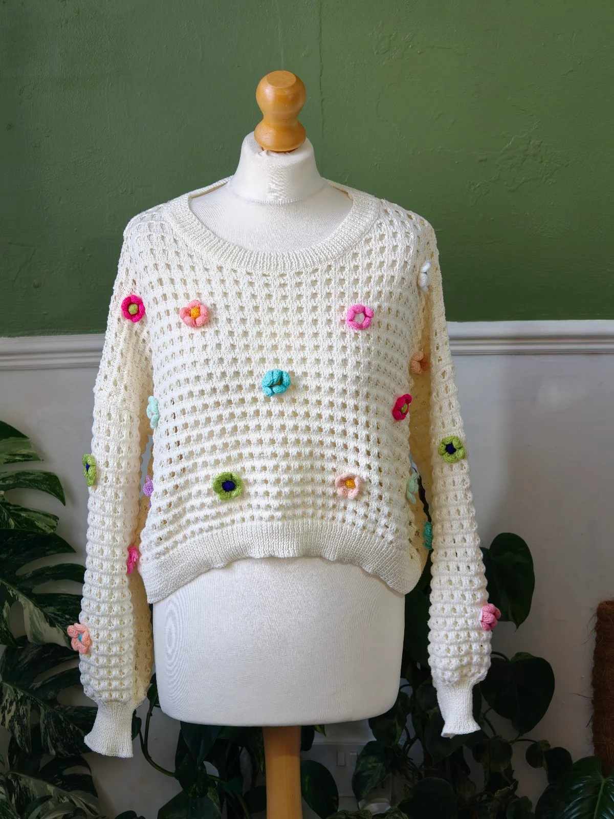 DEBUT Cream Crochet Open Knit Jumper 3D Floral Applique Cropped Sweater M L