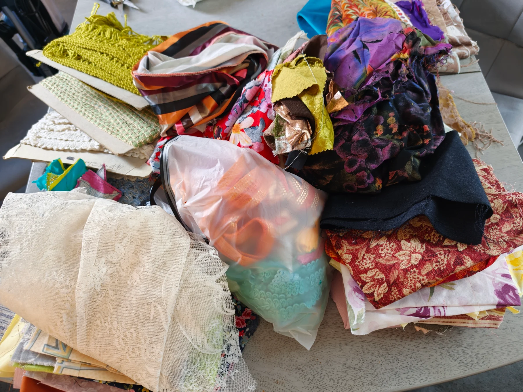 Huge Fabric Remnants Bundle Craft Haberdashery Ribbon Trims Lace Scraps Job Lot