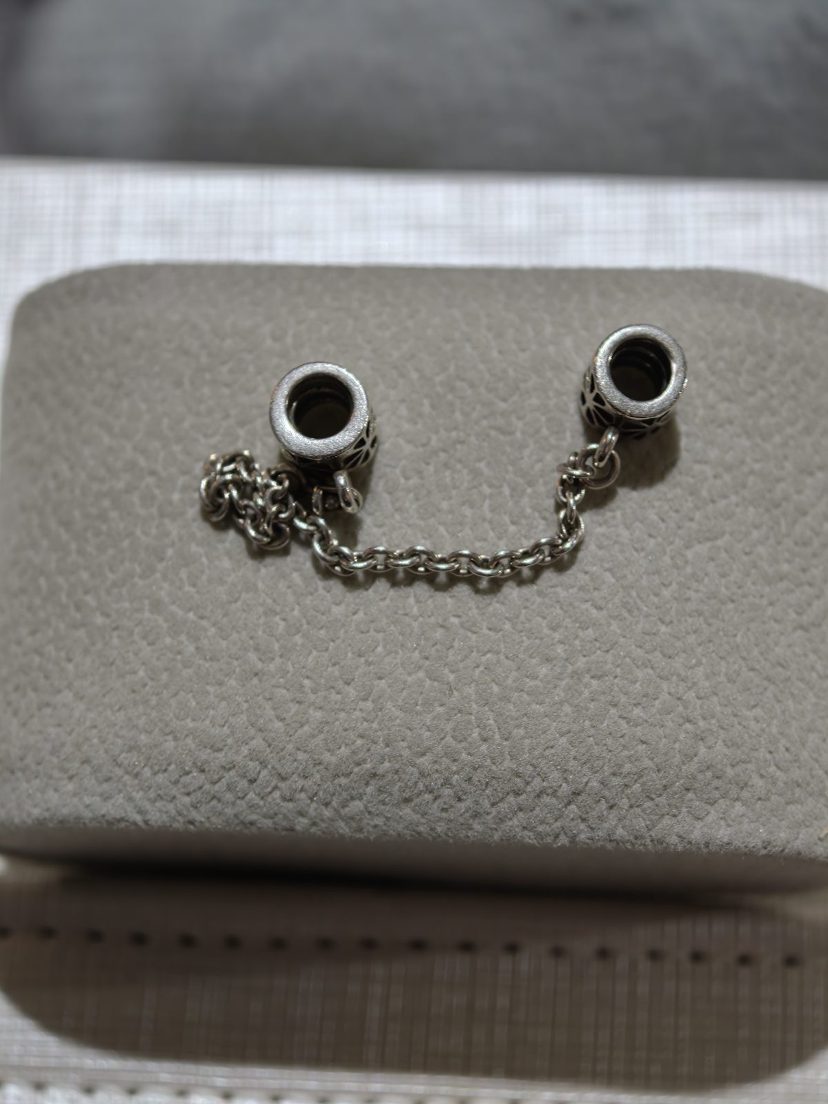 Authentic Pandora Daisy Flower Safety Chain Charm S925 ALE 790385