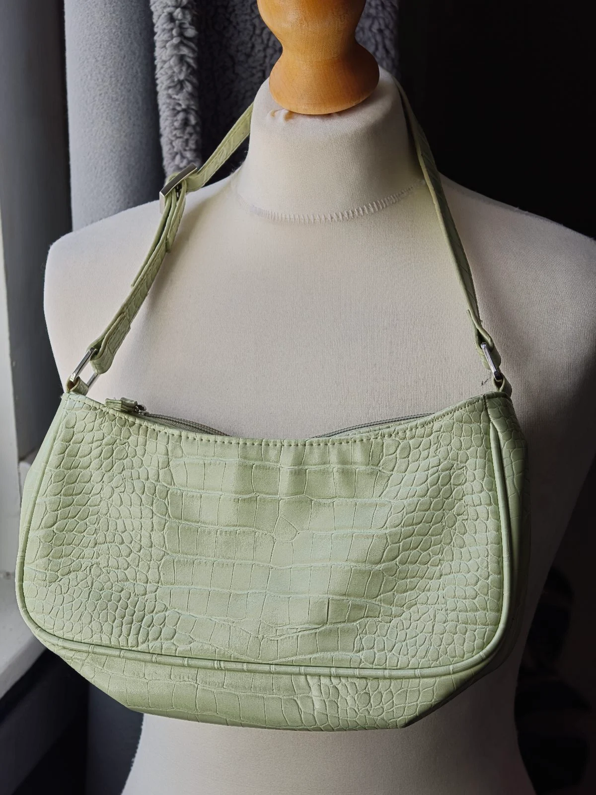 Monki Baguette Shoulder Bag 90s style green Mini