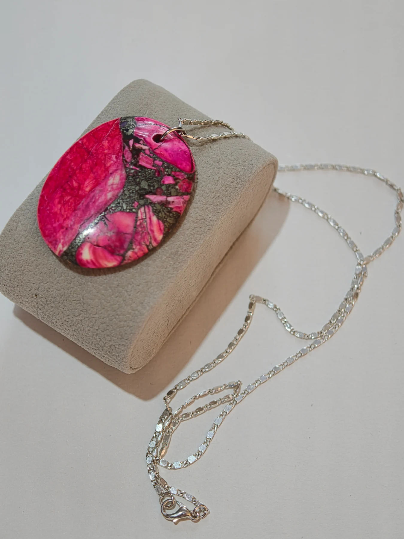 Statement Bright Pink Oval Stone Pendant Necklace Silver Tone Boho