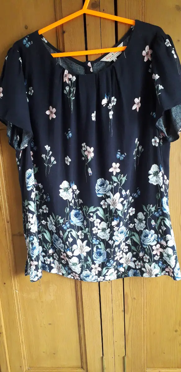 Billie& Blossom top