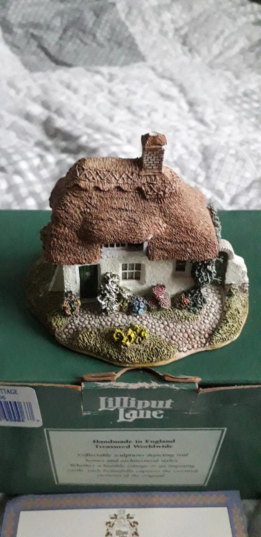 Lilliput Lane crispen cottage collectables