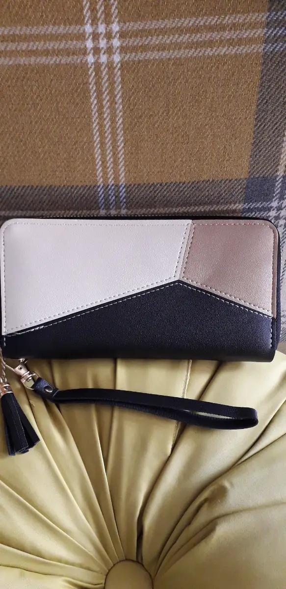 purse zipped