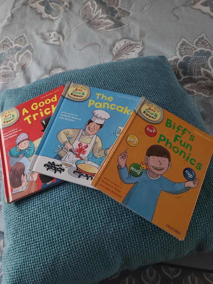 3 Biff,Chip& Kipper Books