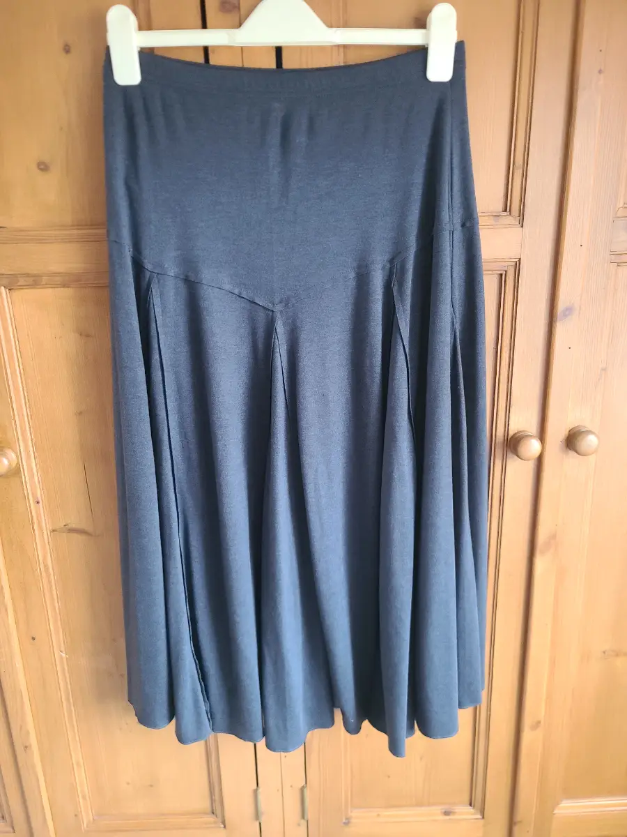 Damart grey midi skirt