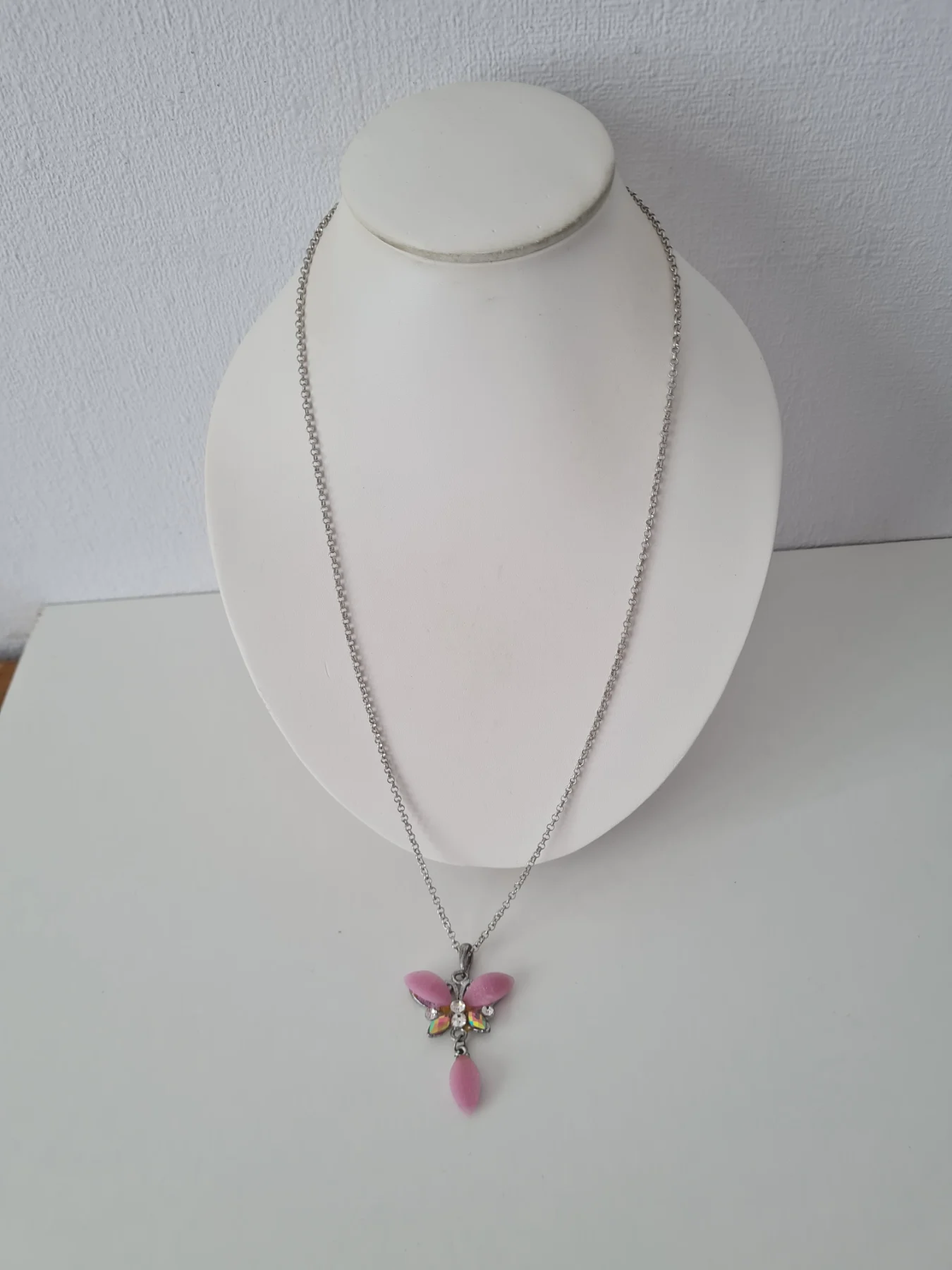 Butterfly Pendant Rhinestone Pink Glitter necklace