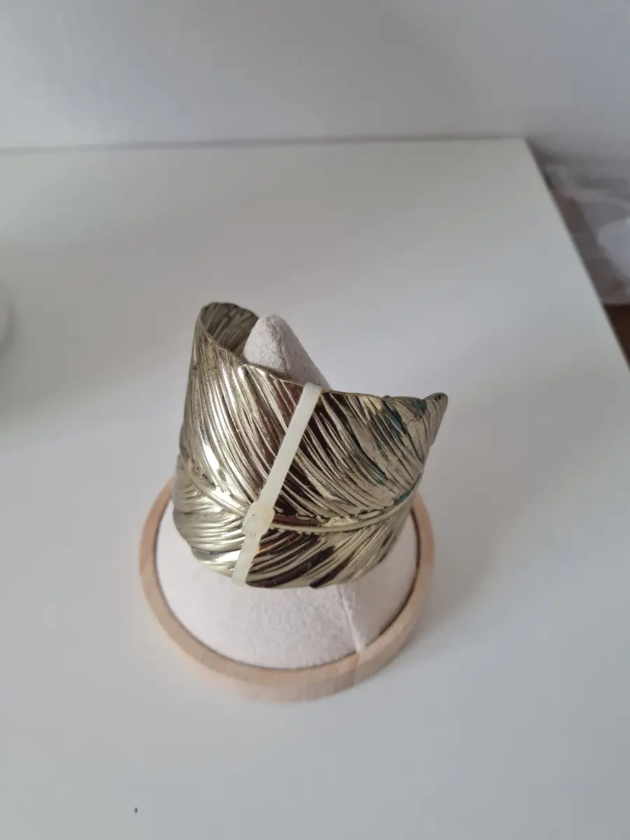 Gold tone Leaf bangle
