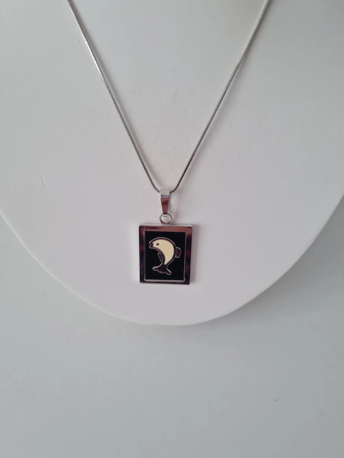 Silver tone Fish pendant necklace
