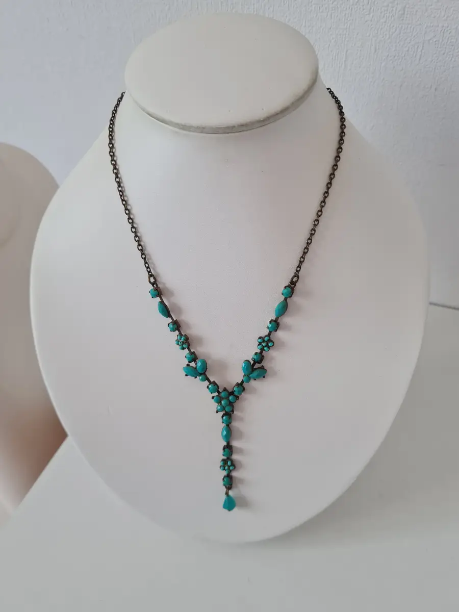 Accessorize Lariat necklace