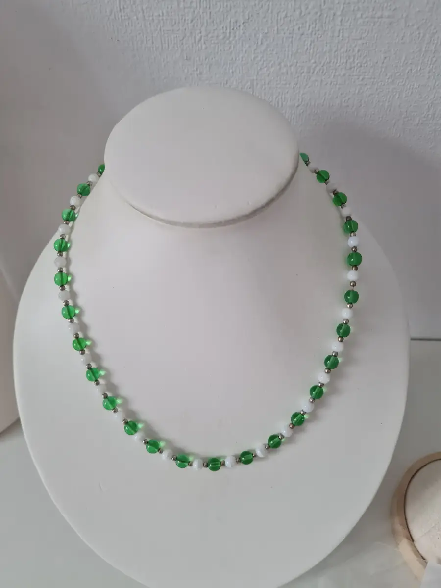 silver tone Green white Glass beaded necklace