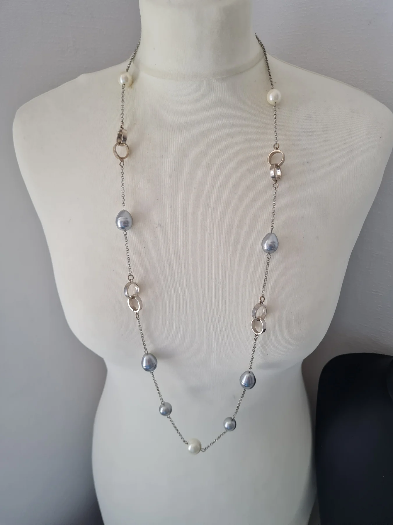 Grey Cream Silver tone Beaded necklace