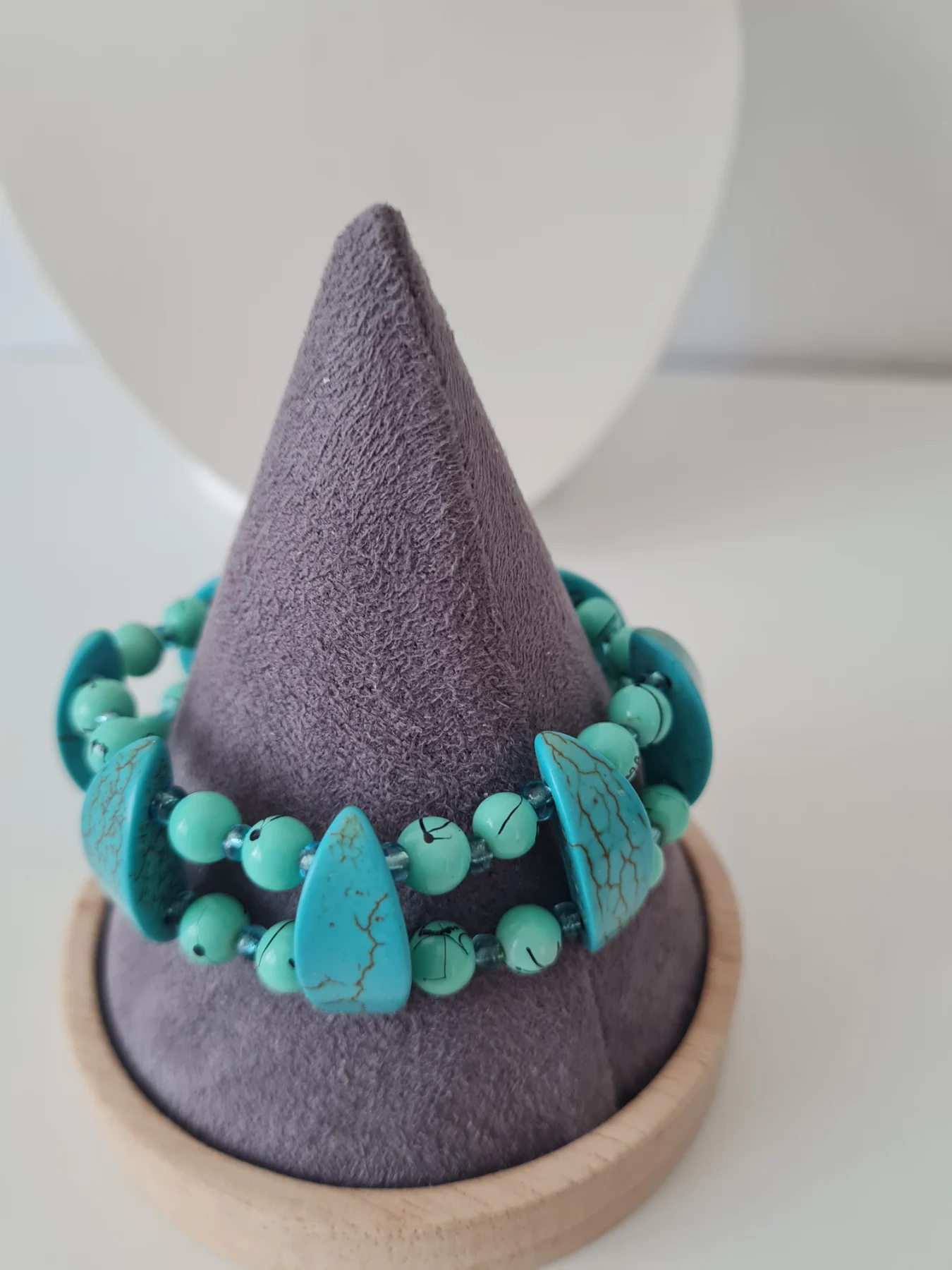 Turquoise Howlite beaded bracelet