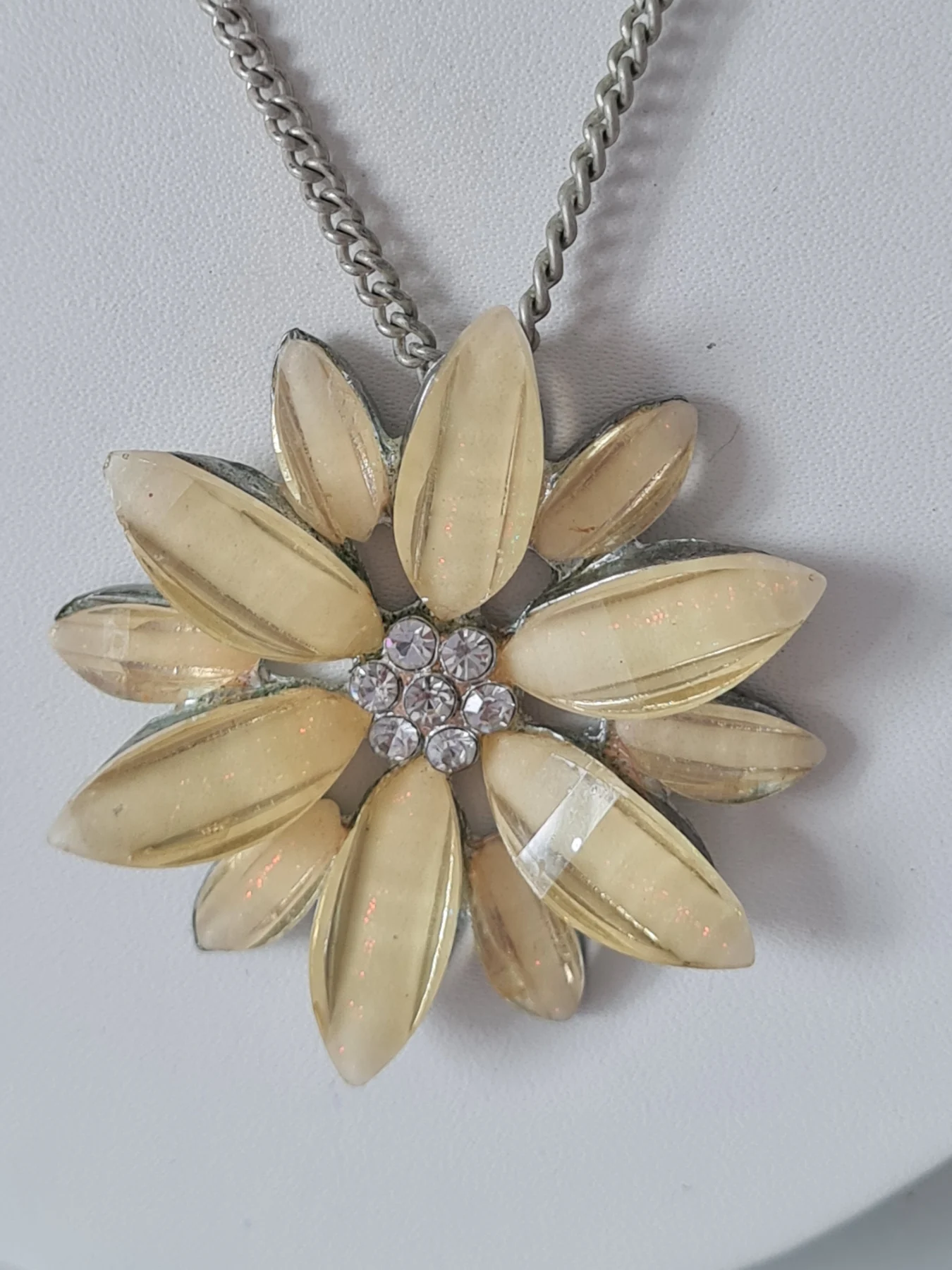 Yellow Flower Rhinestone Pendant necklace