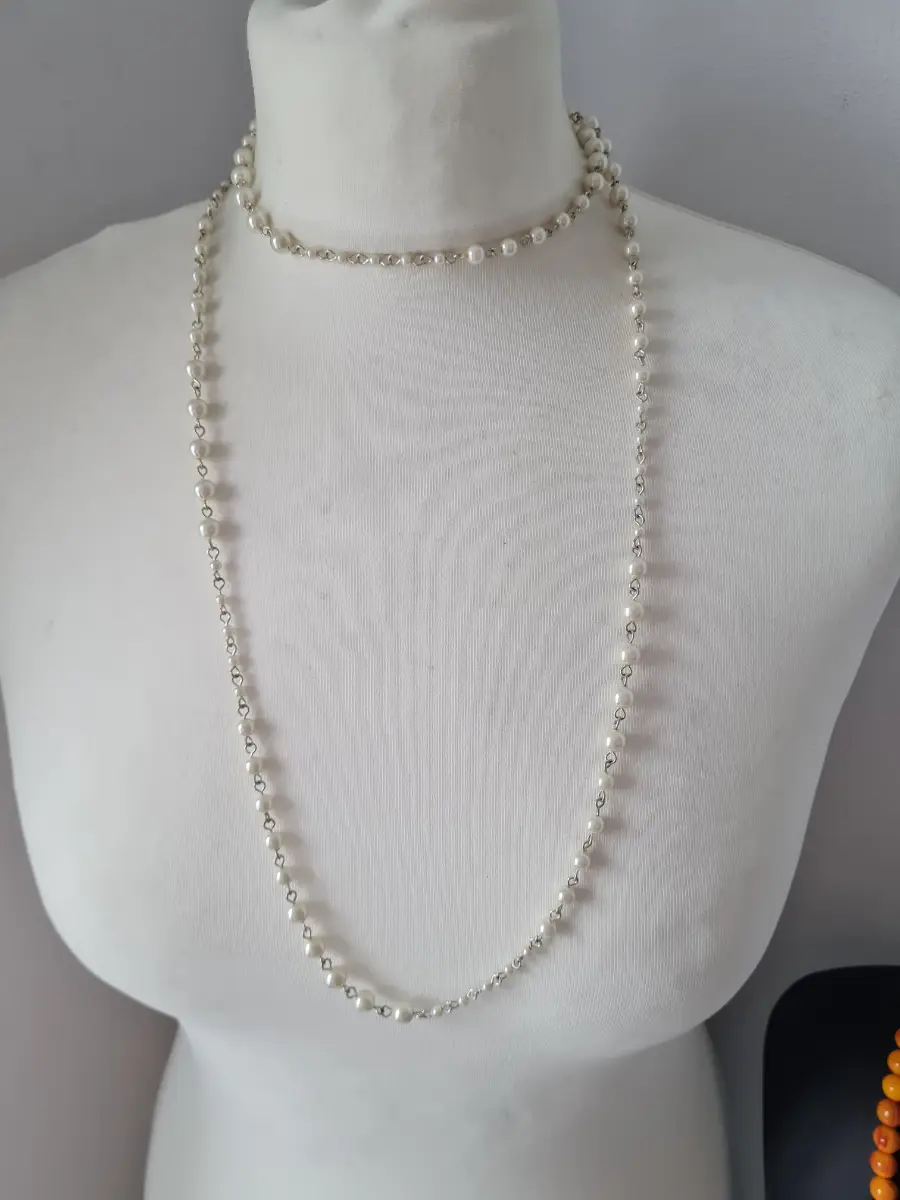 Beaded silver tone necklace