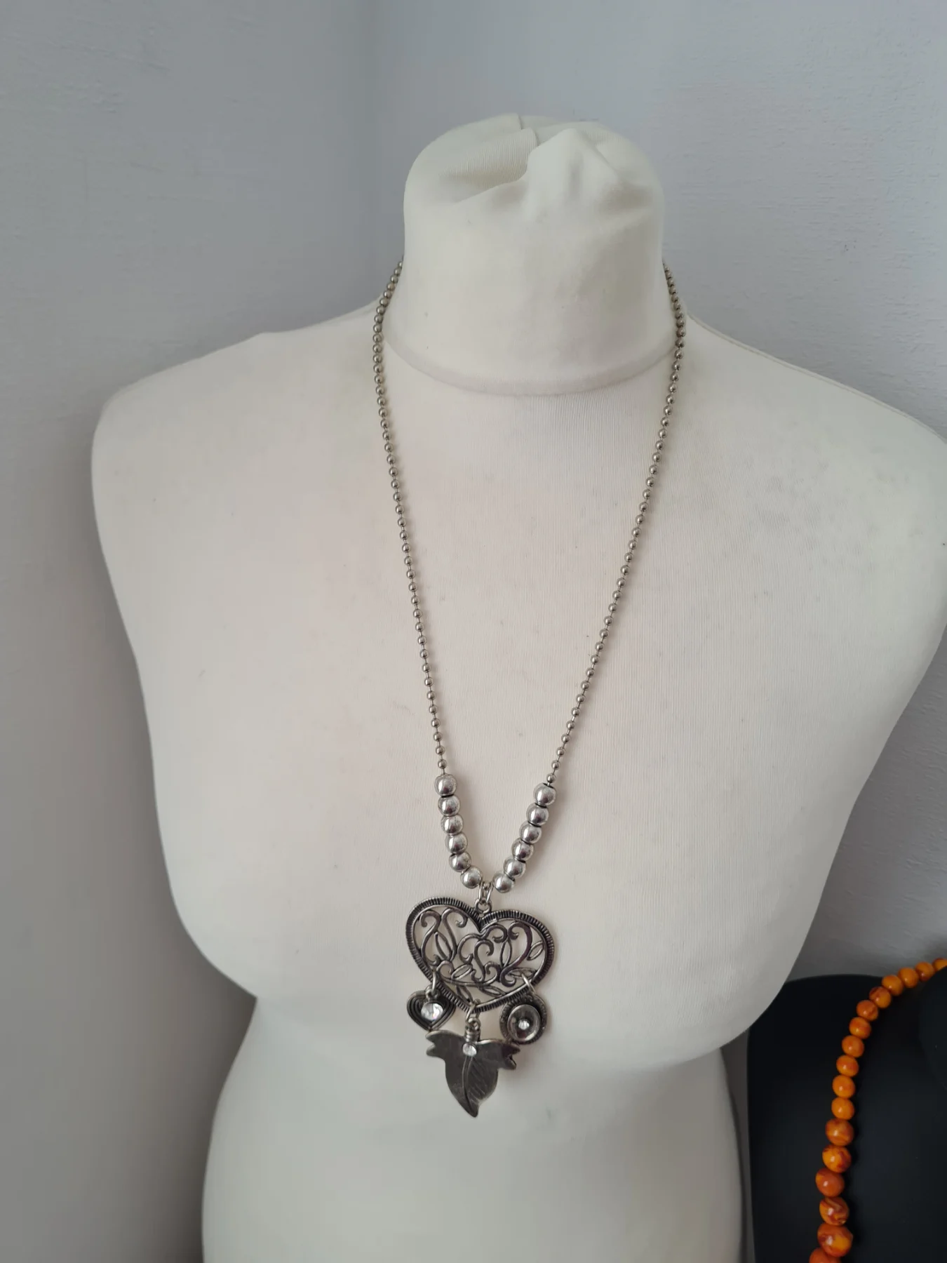 Silver tone beaded heart leaf clear pendant necklace