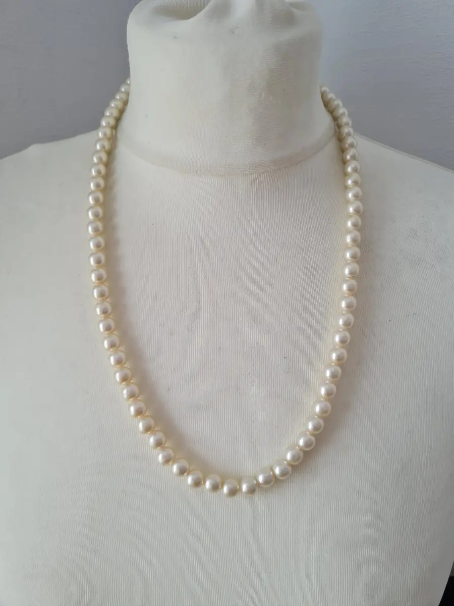 Cream Faux pearl beaded necklace