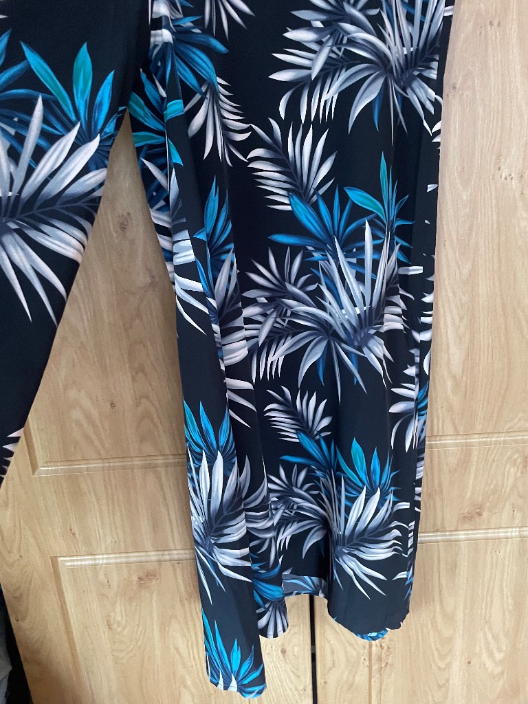 SHEIN Curve 4XL Tropical Leaf Print Wide Leg cropped Palazzo Trousers 🌴💙