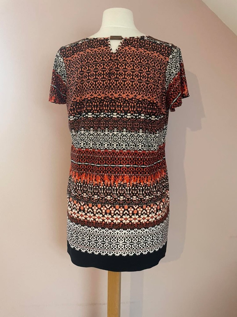 F&F tunic top in a lovely geometric print size 20