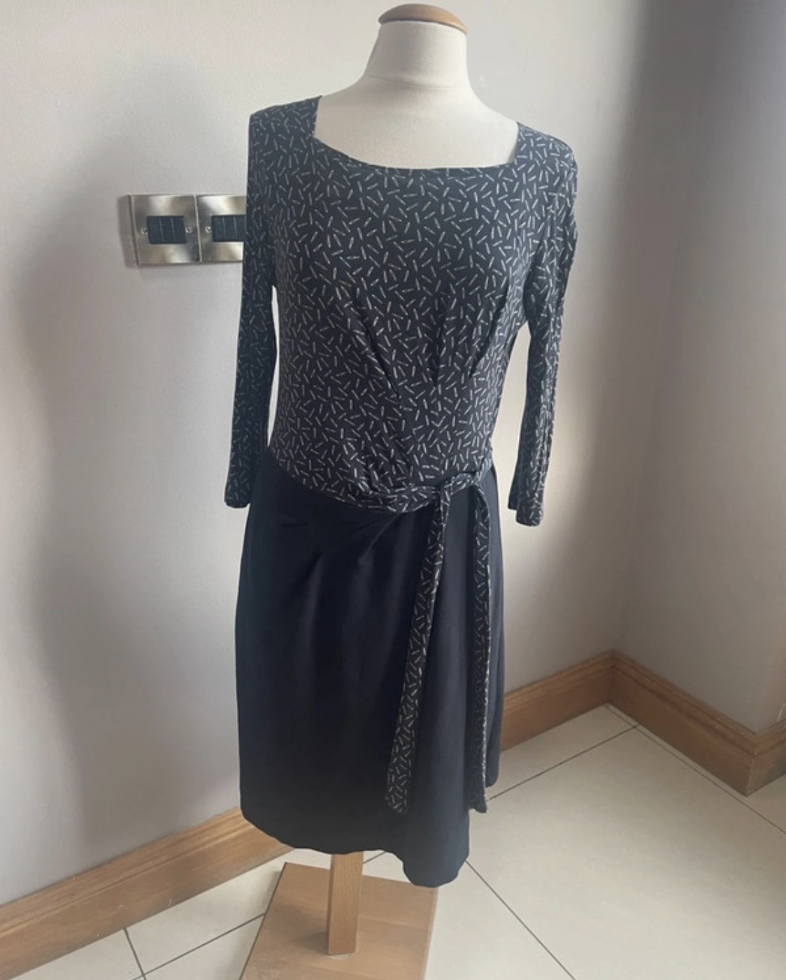 Elegant Hobbs London work wear Navy Tie Waist Dress UK 10,