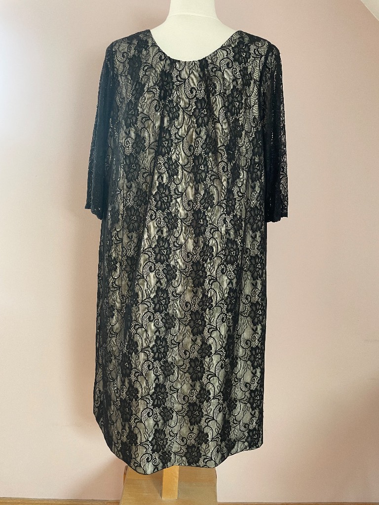 Black Lace Occasion Dress Size 22/24 – Fully Lined 🖤