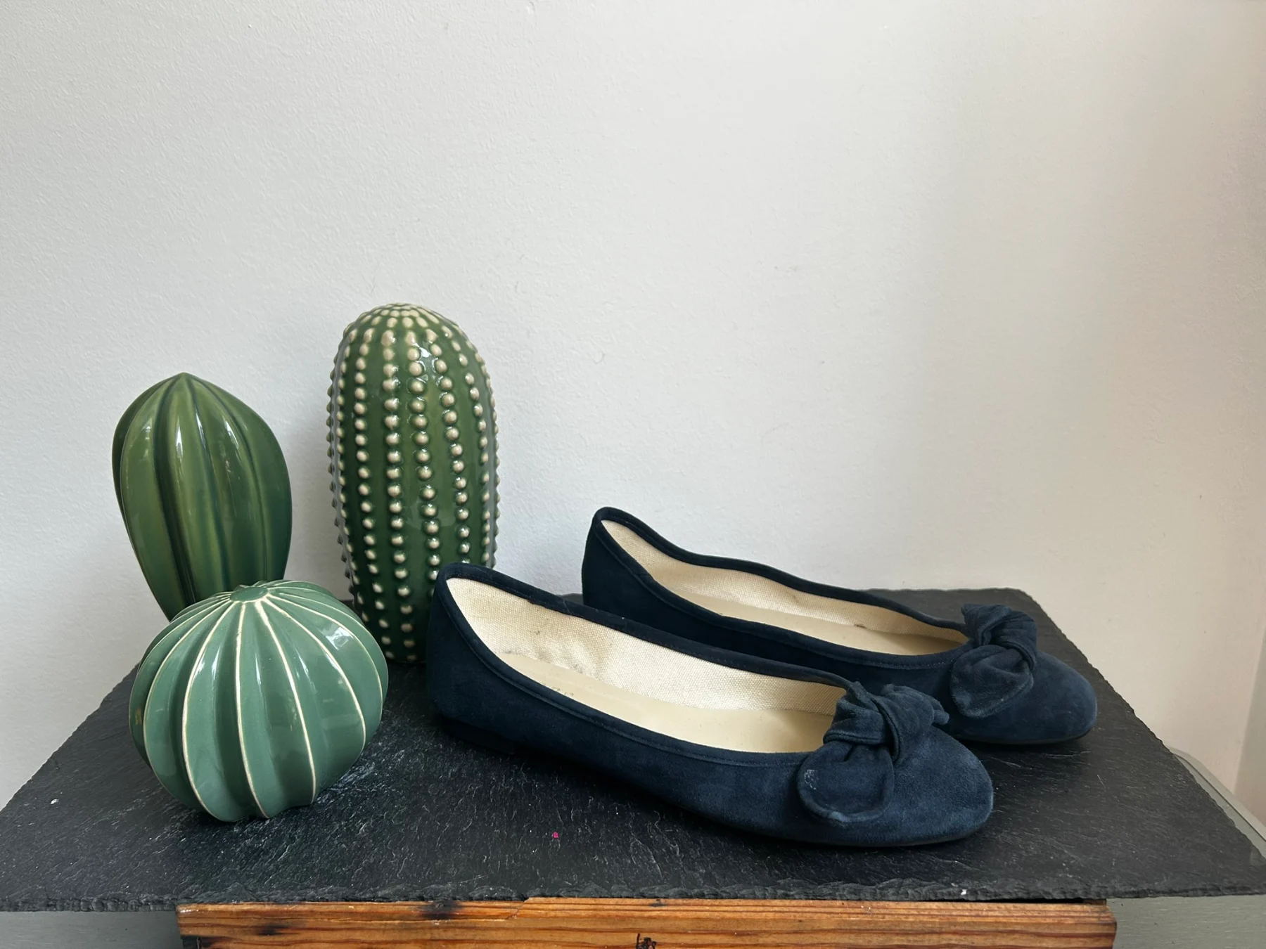 Gorgeous navy blue suede ballet flats by Hobbs, size 4 / 37