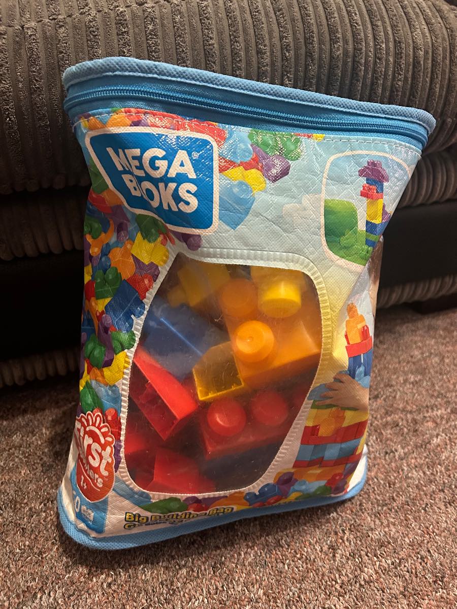 Mega blocks