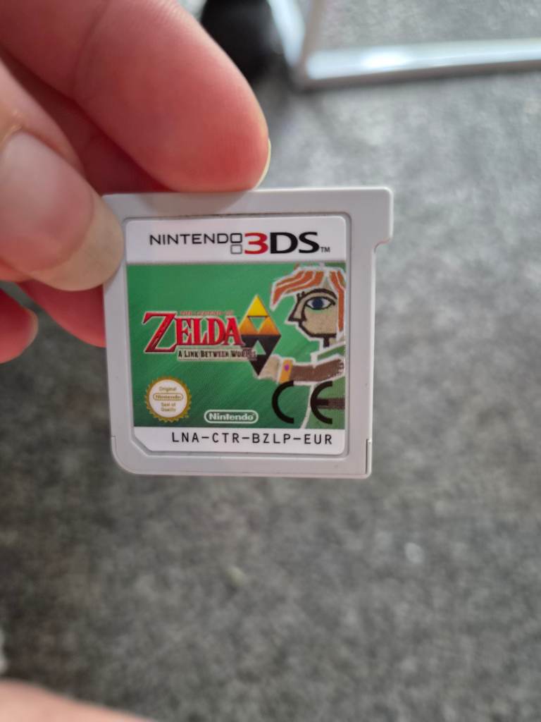 Nintendo 3DS game - Zelda A Link Between Worlds