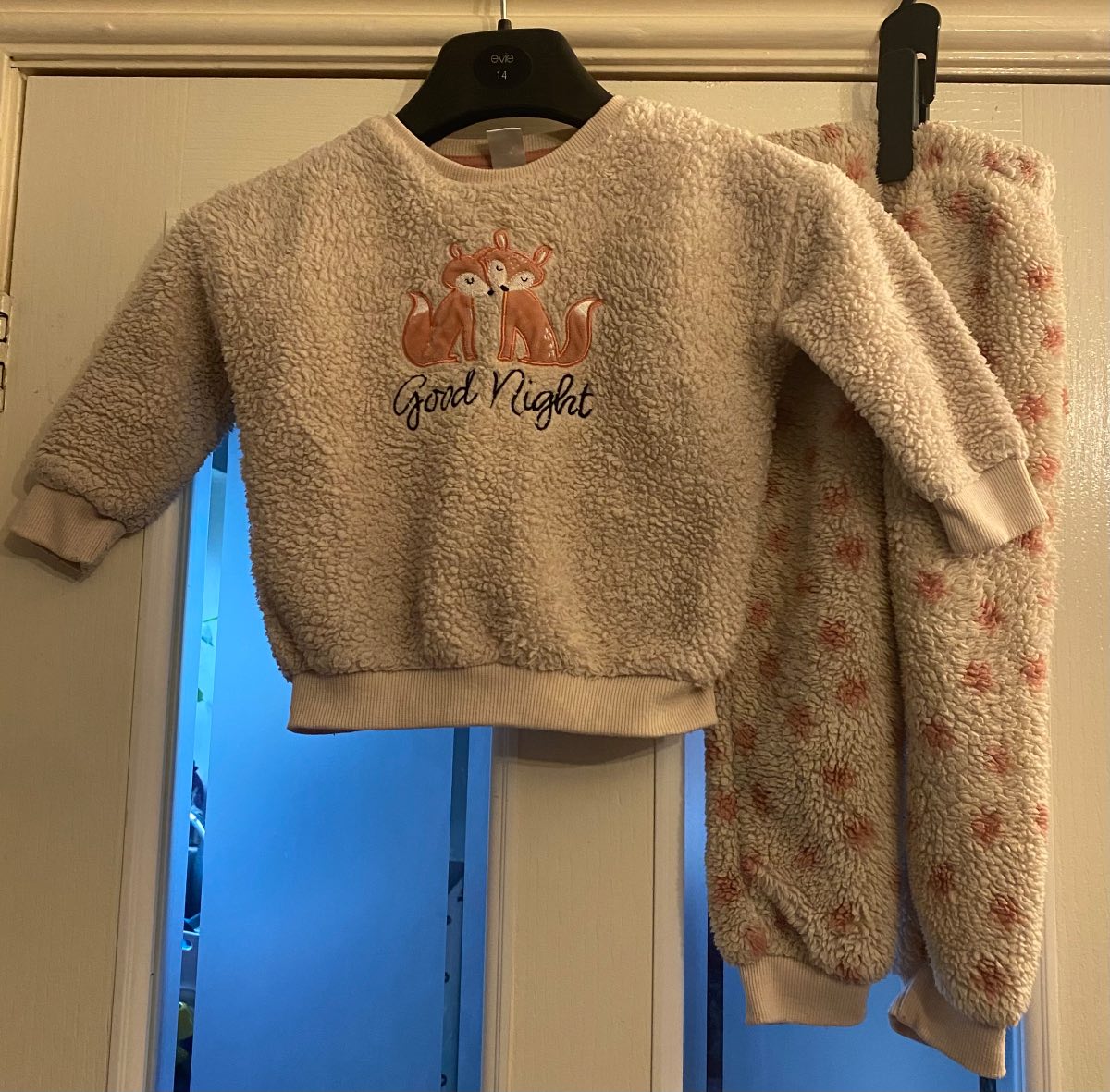 Girls Long Sleeve Fluffy Pyjamas Size 2-3 Years