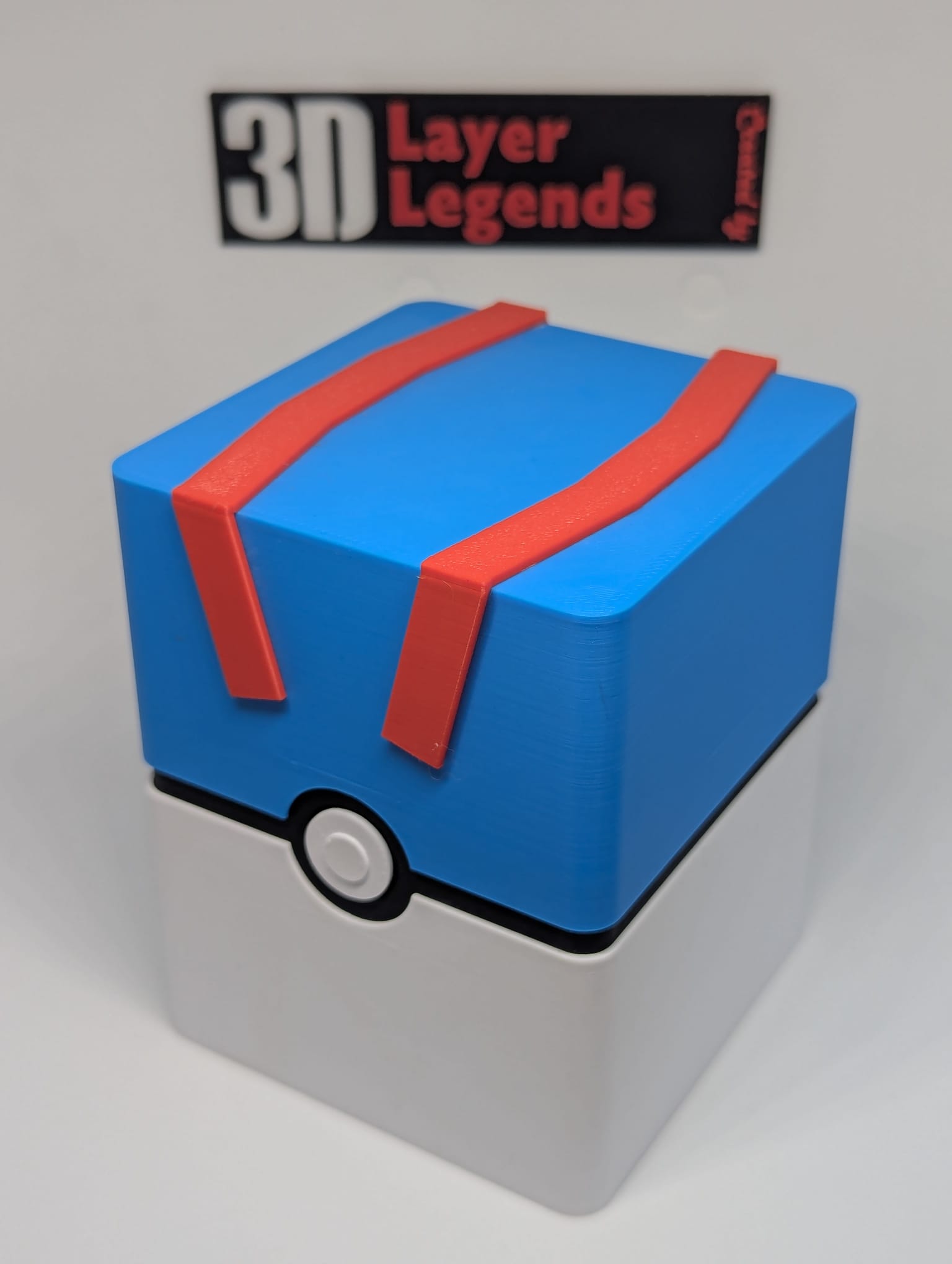 3D Printed Pokeball Style Card Holder - Greatball