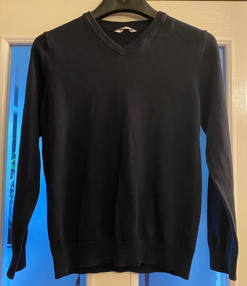 4x V Neck Navy School Jumpers 11-12 Years