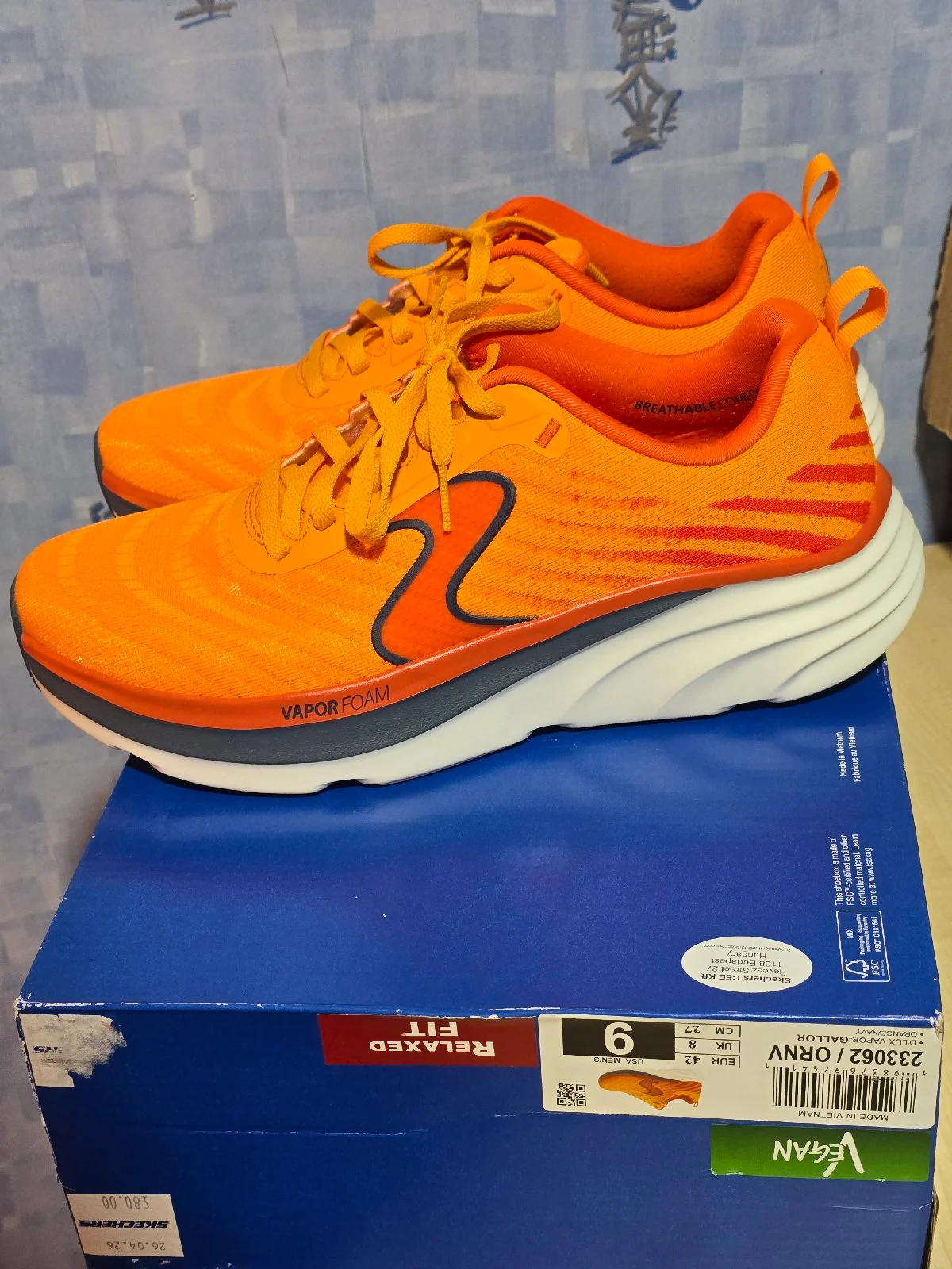 Skechers  delux vapor uk 8 size brand new in box