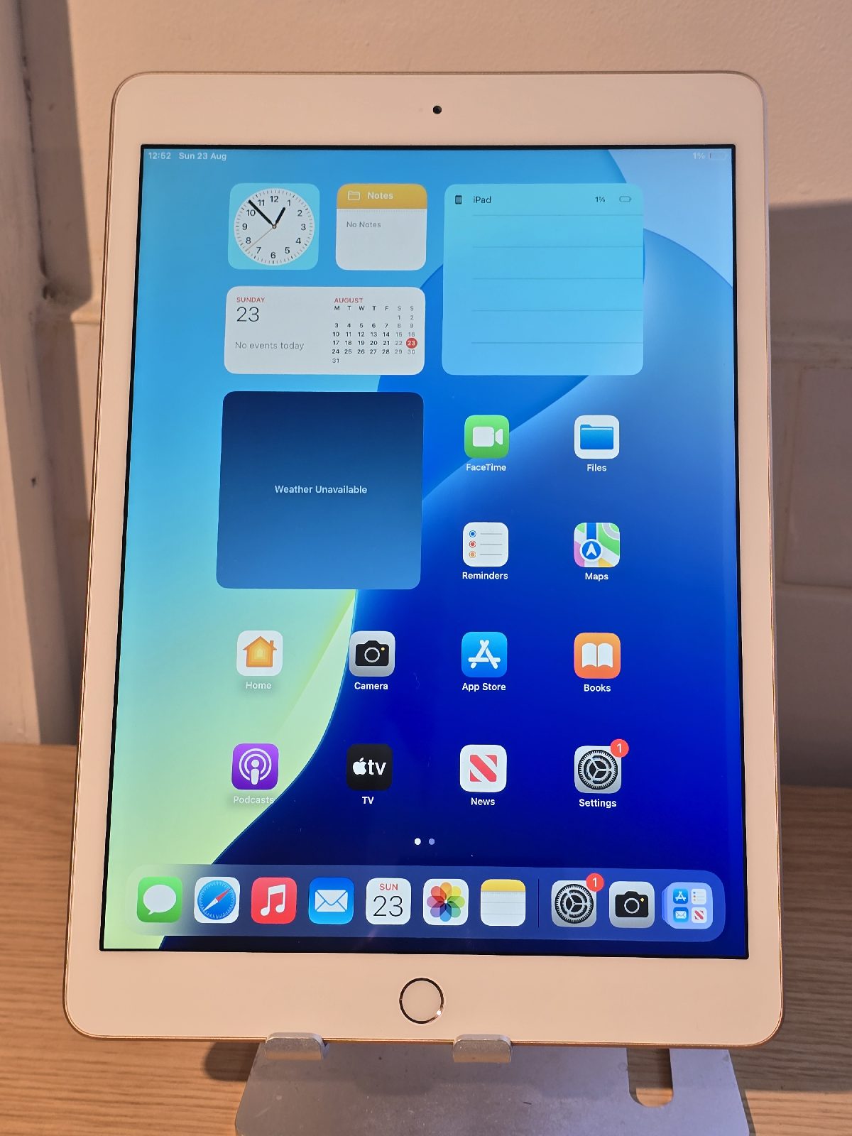 Ipad 8th generation 2020 ios 26 32GB